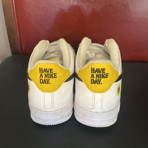 Nike Airforce 1 Low Have a Nike Day White Daisy - Picture 3 of 6
